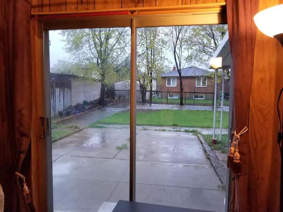 Private Rooms 5 Min Finch West Subway - York University Toronto Exterior photo